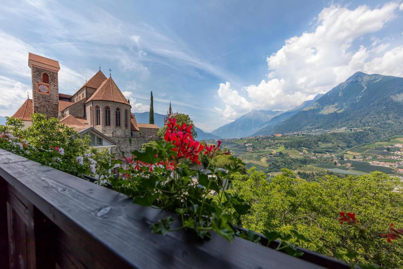 Hotel Schlosswirt Шена Екстер'єр фото