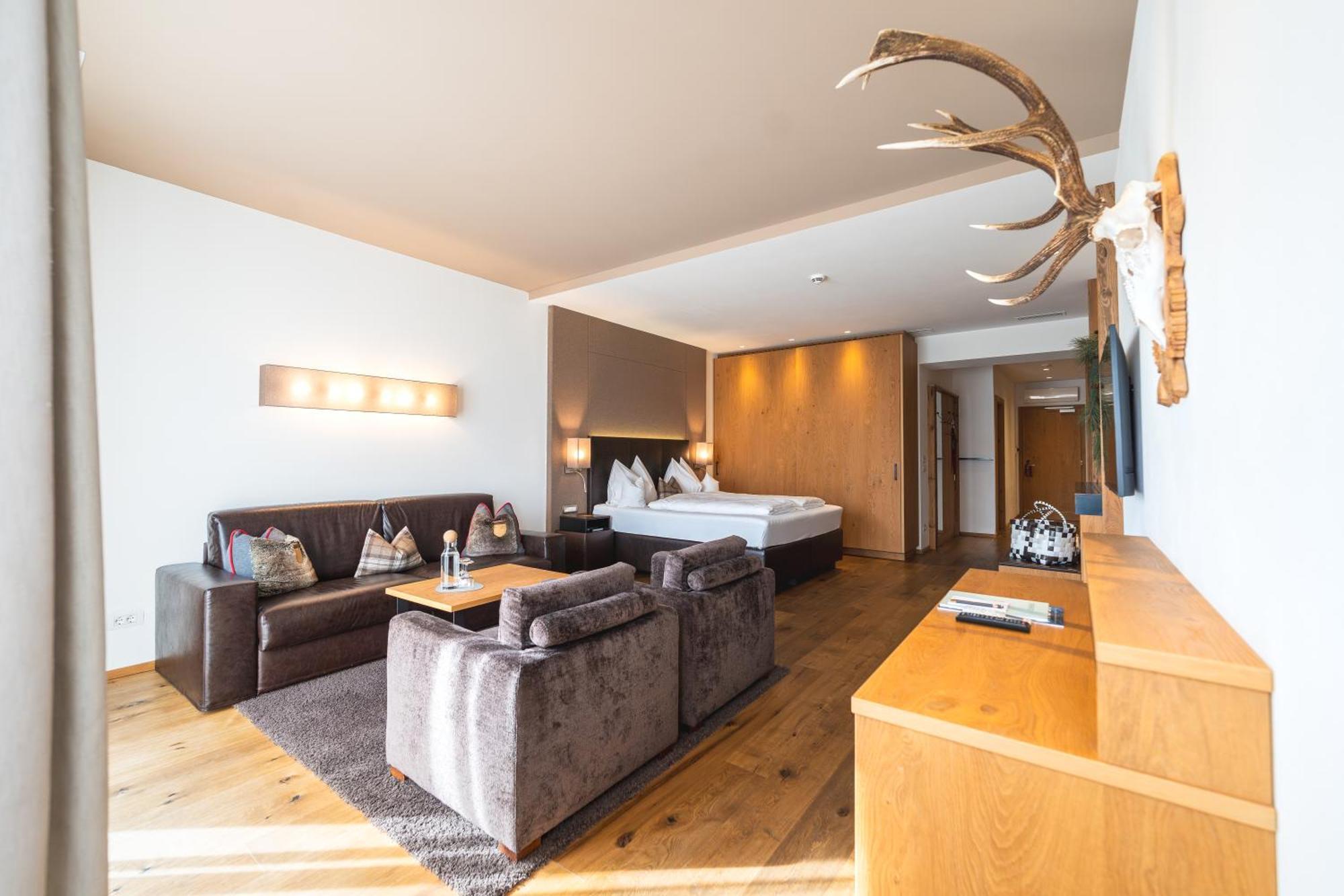 Hotel Schlosswirt Шена Екстер'єр фото